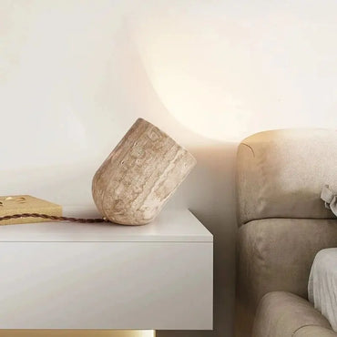 Lampe sculpturale en travertin Élodie