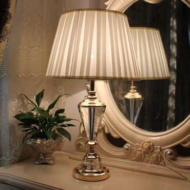 Lampe de table européenne en cristal avec abat-jour en tissu classique pour la décoration intérieure