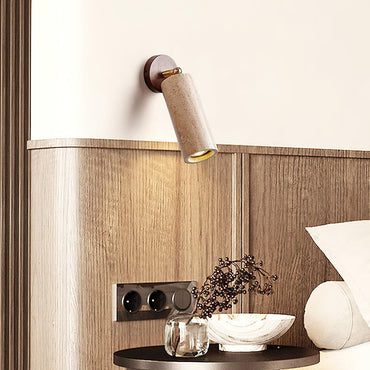Applique murale Solène en travertin avec base en bois et bras métallique réglable