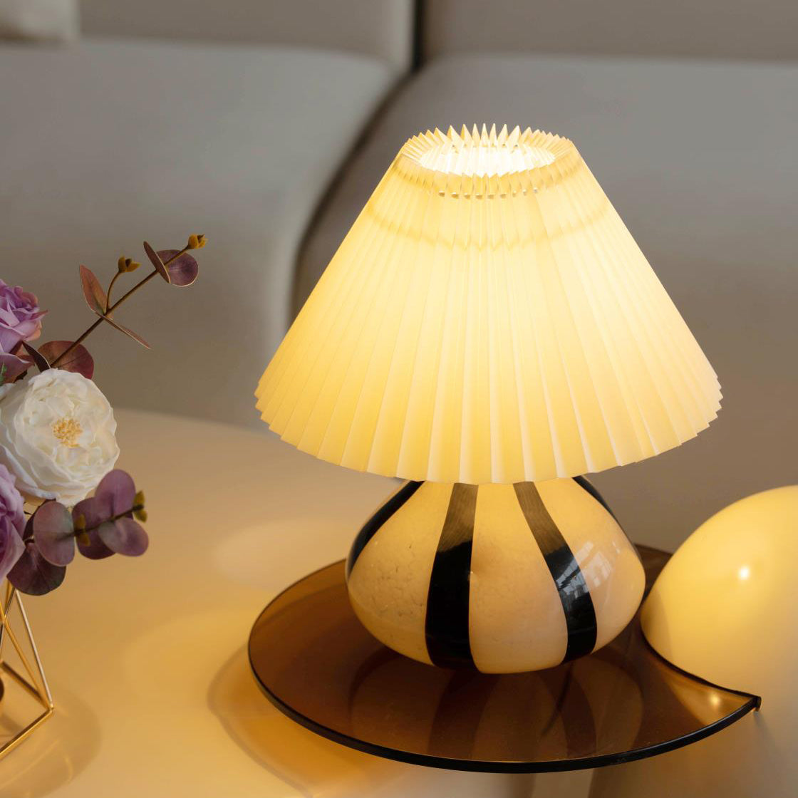 Élina Pleated Cavolo Table Lamp with Fabric and Glass Design