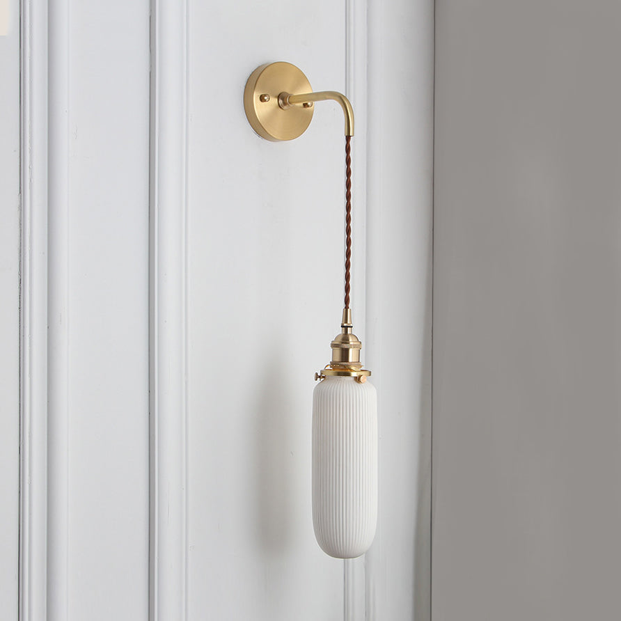 Applique murale Adeline en porcelaine avec douille en laiton