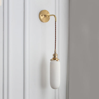 Applique murale Adeline en porcelaine avec douille en laiton