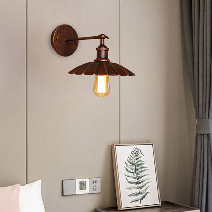 Mathilde Vintage Scalloped Rotatable Wall Lamp