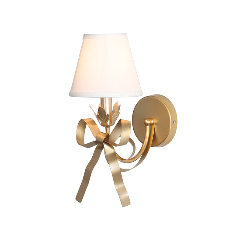 Applique Éloïse Gold Swag avec abat-jour en tissu et détails en ruban