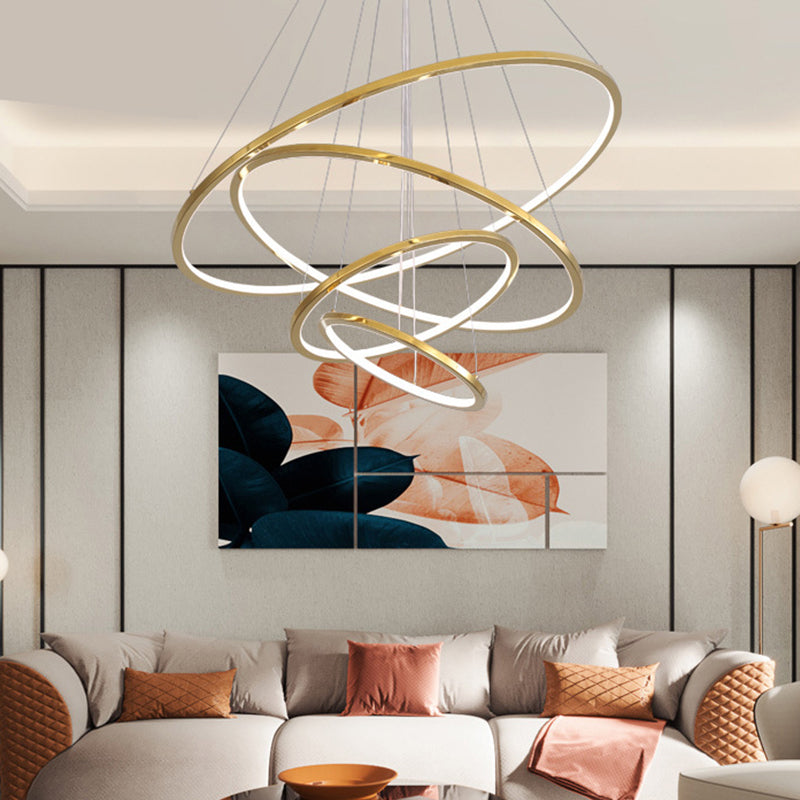 Lustre Camille à anneaux superposés LED dorés, suspension moderne