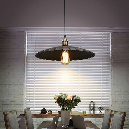 Élodie Industrial Black Scalloped Pendant Light