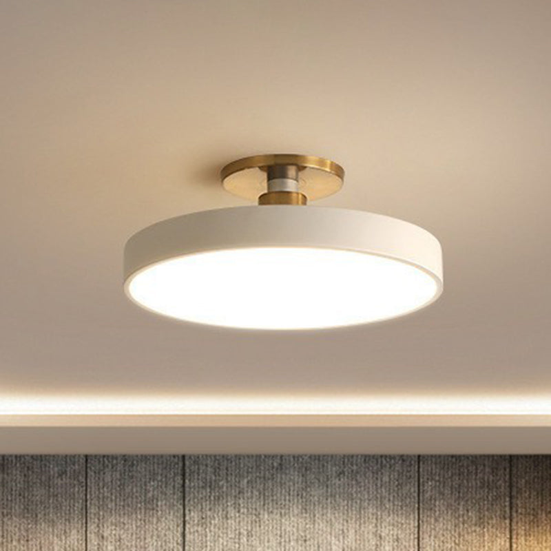Plafonnier LED semi-encastré rond en acrylique Camille Nordic