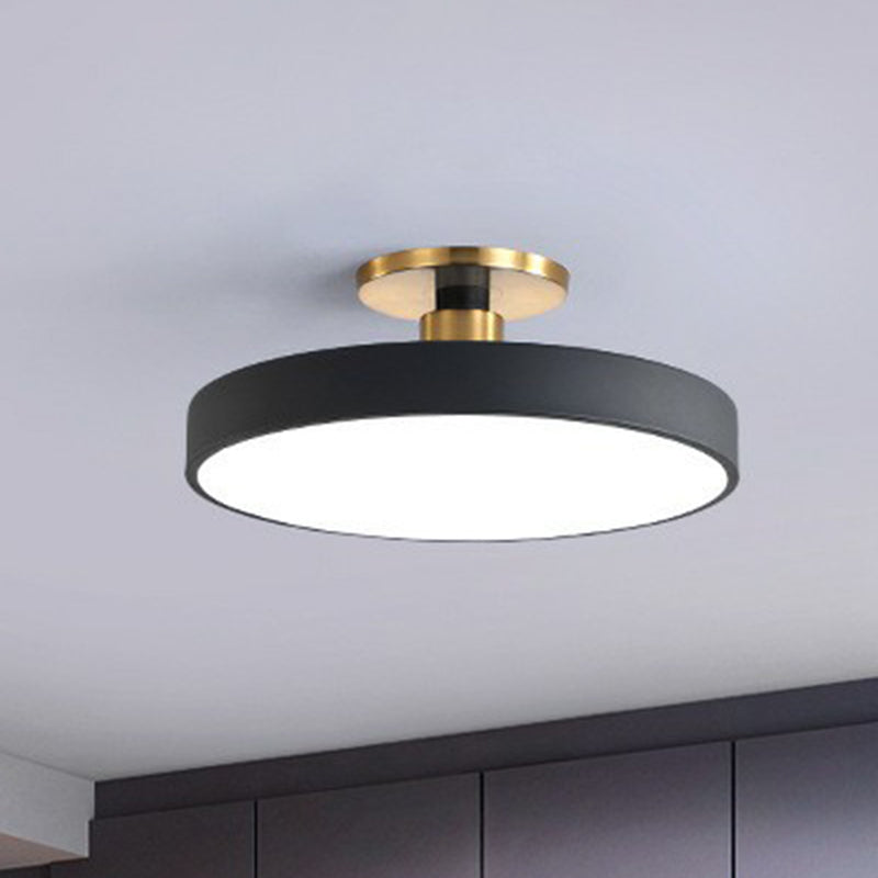 Plafonnier LED semi-encastré rond en acrylique Camille Nordic