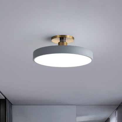 Plafonnier LED semi-encastré rond en acrylique Camille Nordic