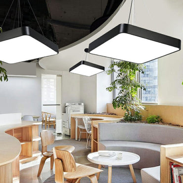 Lustre suspendu Sophie Square en acrylique LED noir