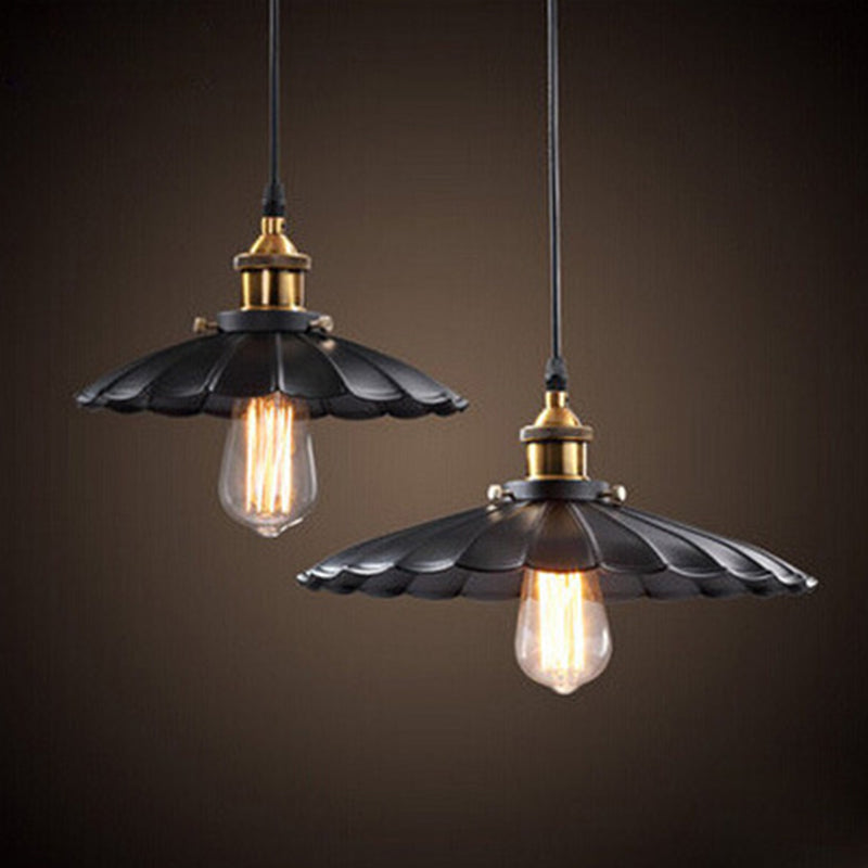Suspension en métal festonné Amelie, style ferme noir