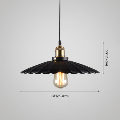 Suspension en métal festonné Amelie, style ferme noir