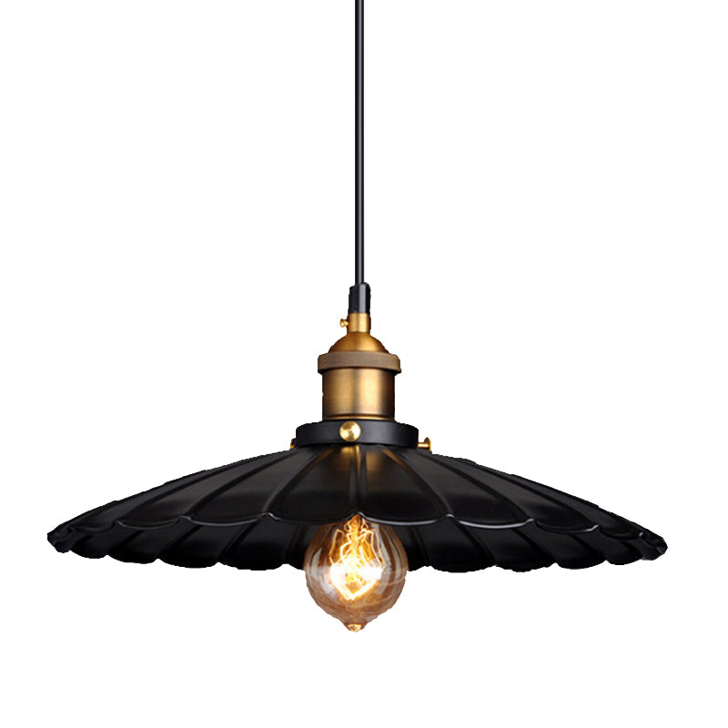 Suspension en métal festonné Amelie, style ferme noir