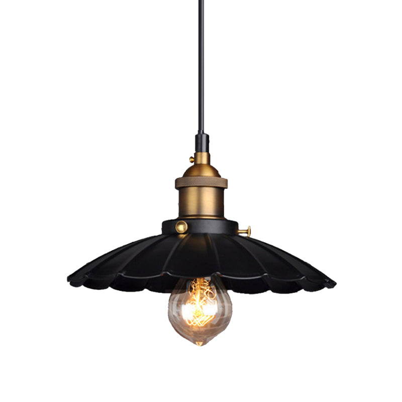 Suspension en métal festonné Amelie, style ferme noir