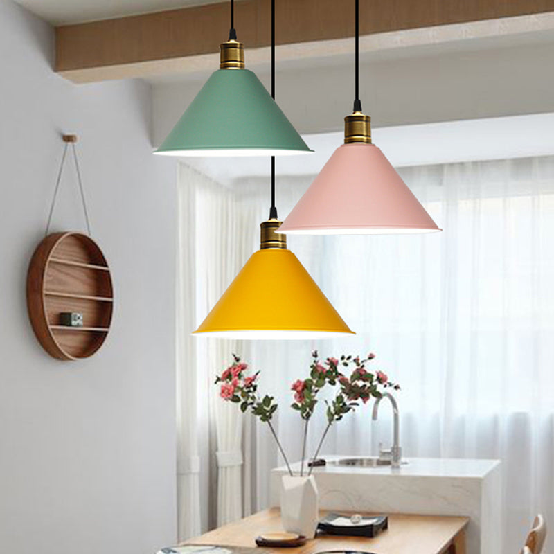 Suspension nordique conique Elise, lampe suspendue moderne et colorée