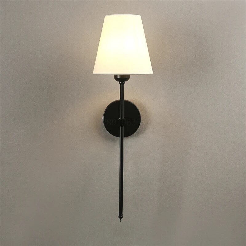 Applique murale Lucienne à abat-jour en tissu au design linéaire et moderne