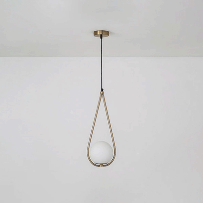 Suspension Isabelle en laiton Teardrop avec abat-jour en verre crème