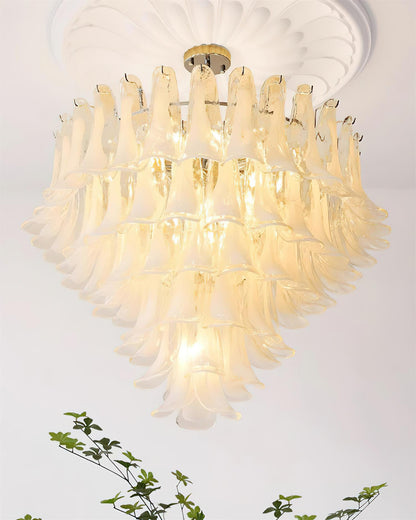 Lustre floral Émilienne, pétales de verre superposés avec structure métallique
