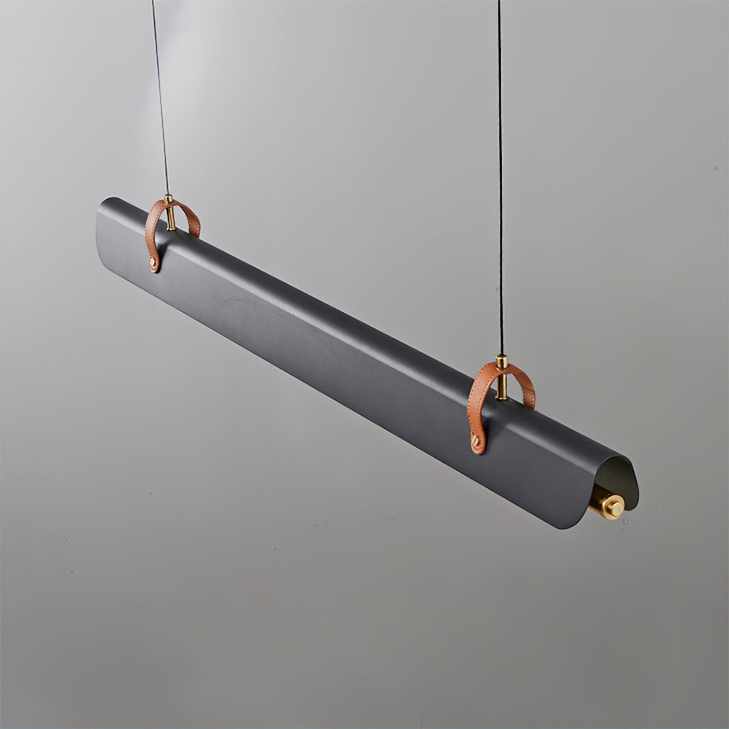 Suspension linéaire Étienne, LED à lanière en cuir avec cadre métallique
