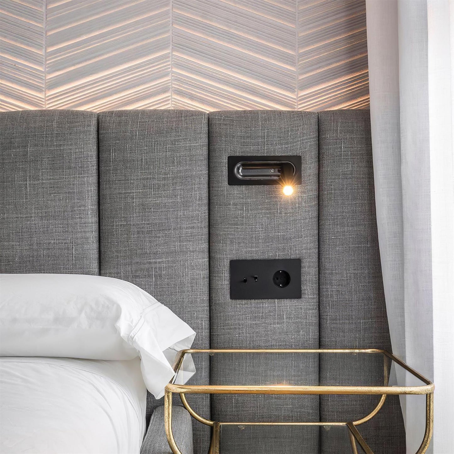 Isabelle Bedside LED Wall Lamp – 360º Directional Reading Light