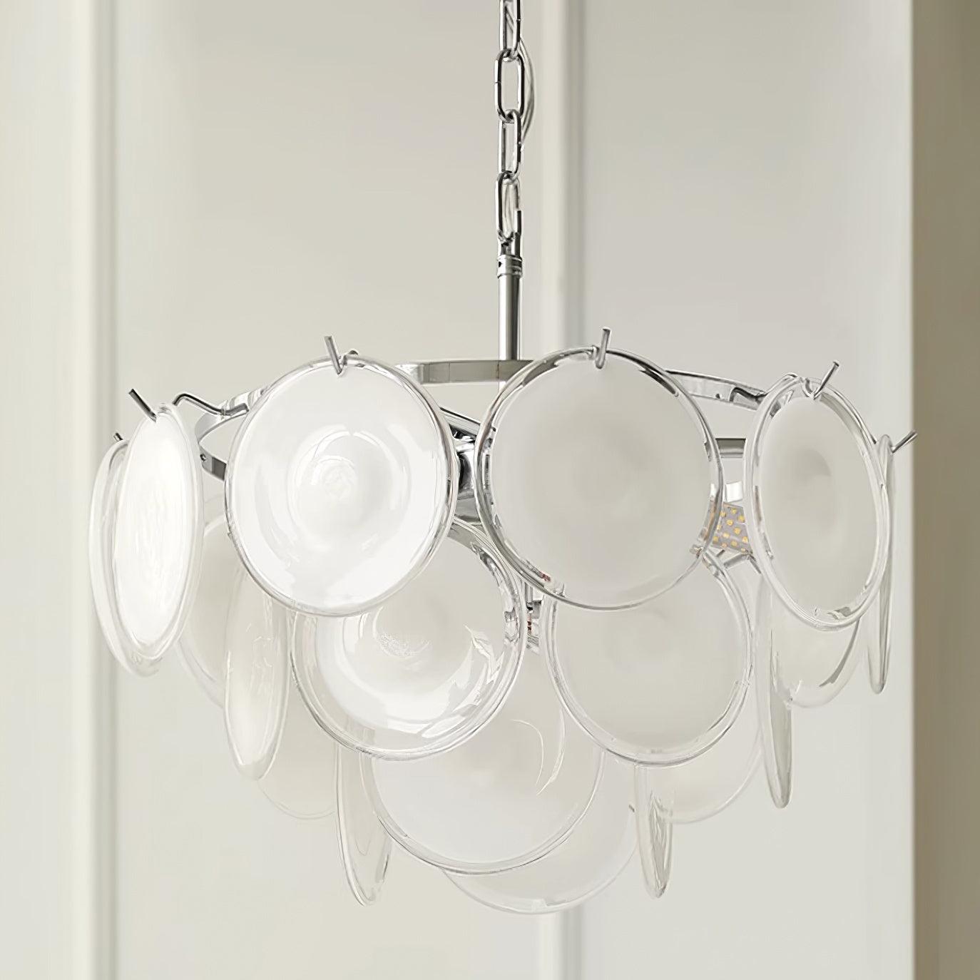 Lustre Delphine avec disques en verre, abat-jour superposés blancs et cadre métallique