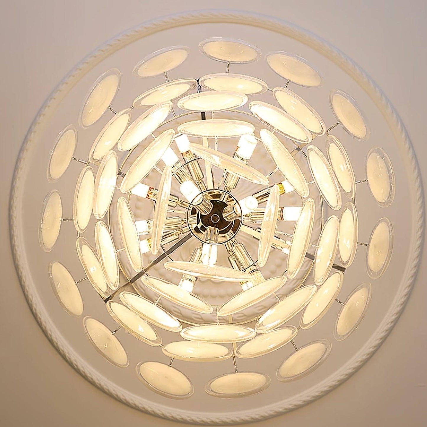 Lustre Delphine avec disques en verre, abat-jour superposés blancs et cadre métallique