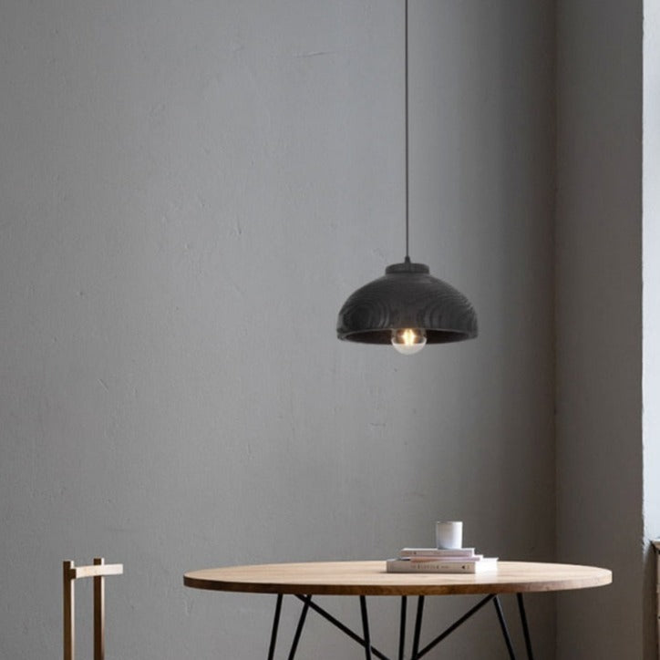 Suspension Sophie Blackwood en résine imitation bois