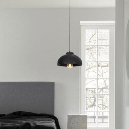Suspension Sophie Blackwood en résine imitation bois