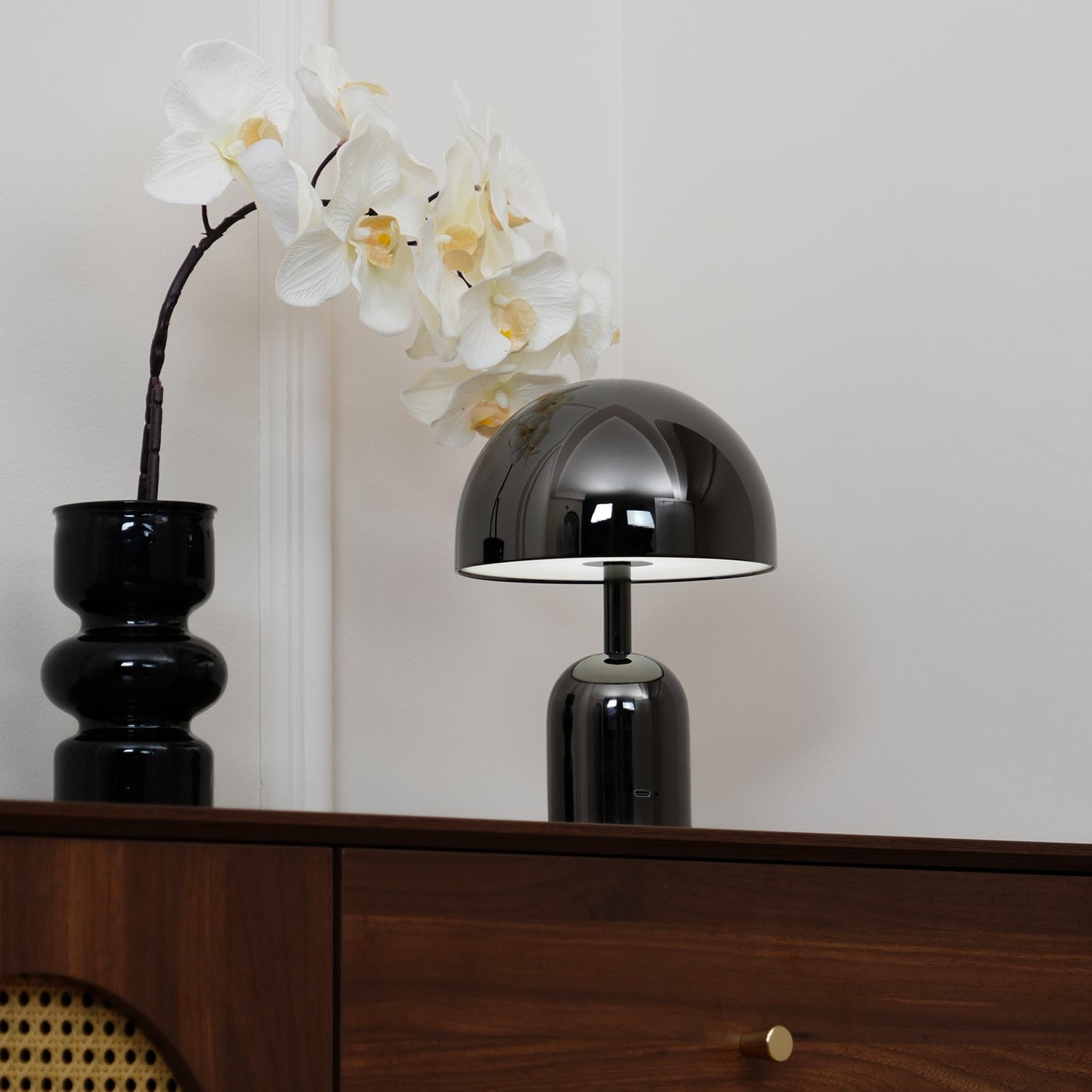 Émilie Portable Glossy LED Table Lamp with Modern Curves