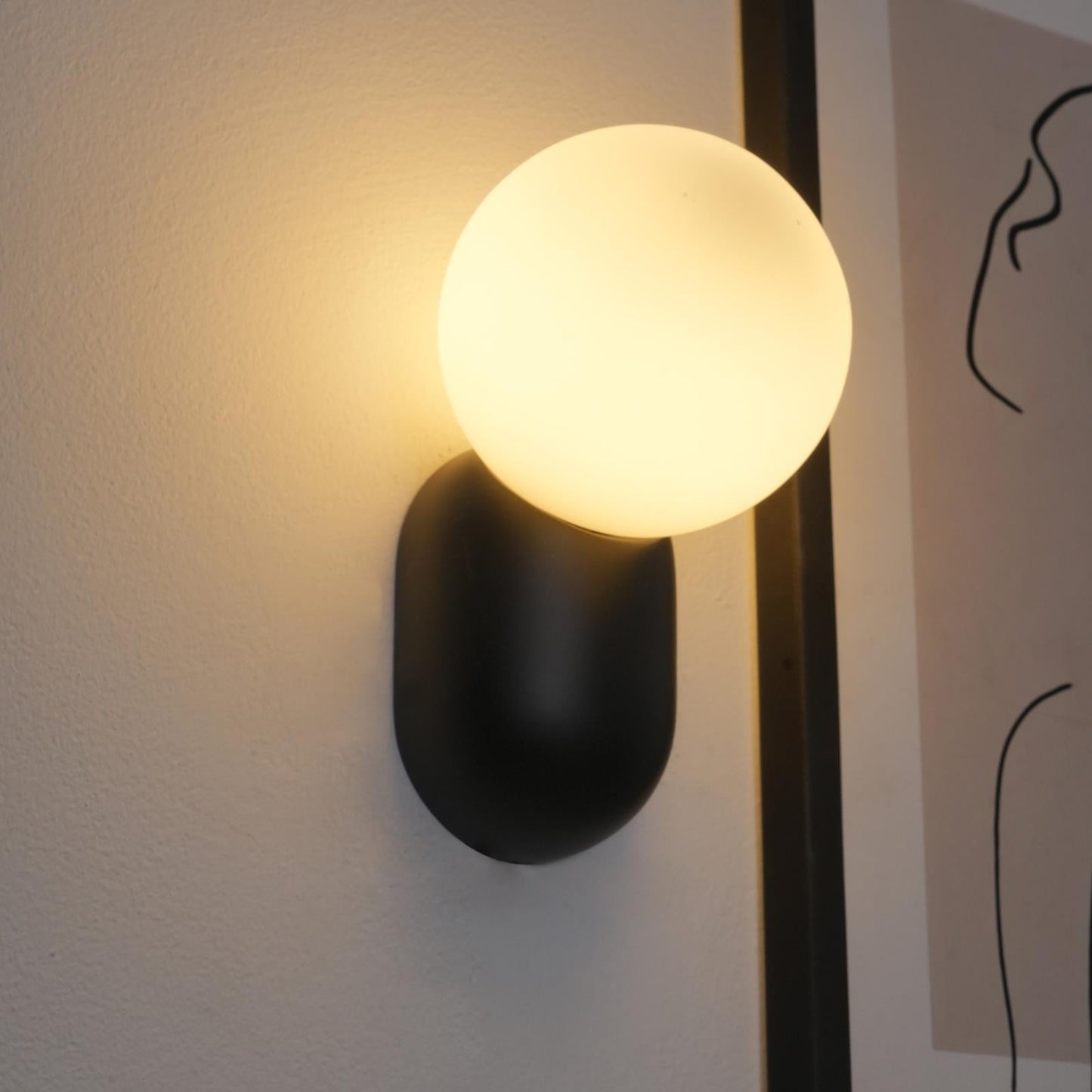 Aurélie Applique Murale Cantilever Résine et Verre Éclairage Décoratif