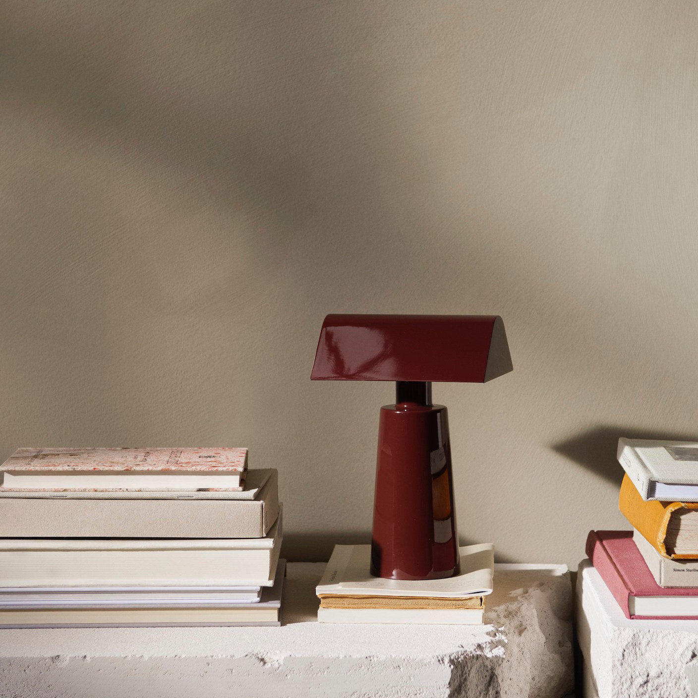 Camélia Modern Caret LED Table Lamp with Geometric Design