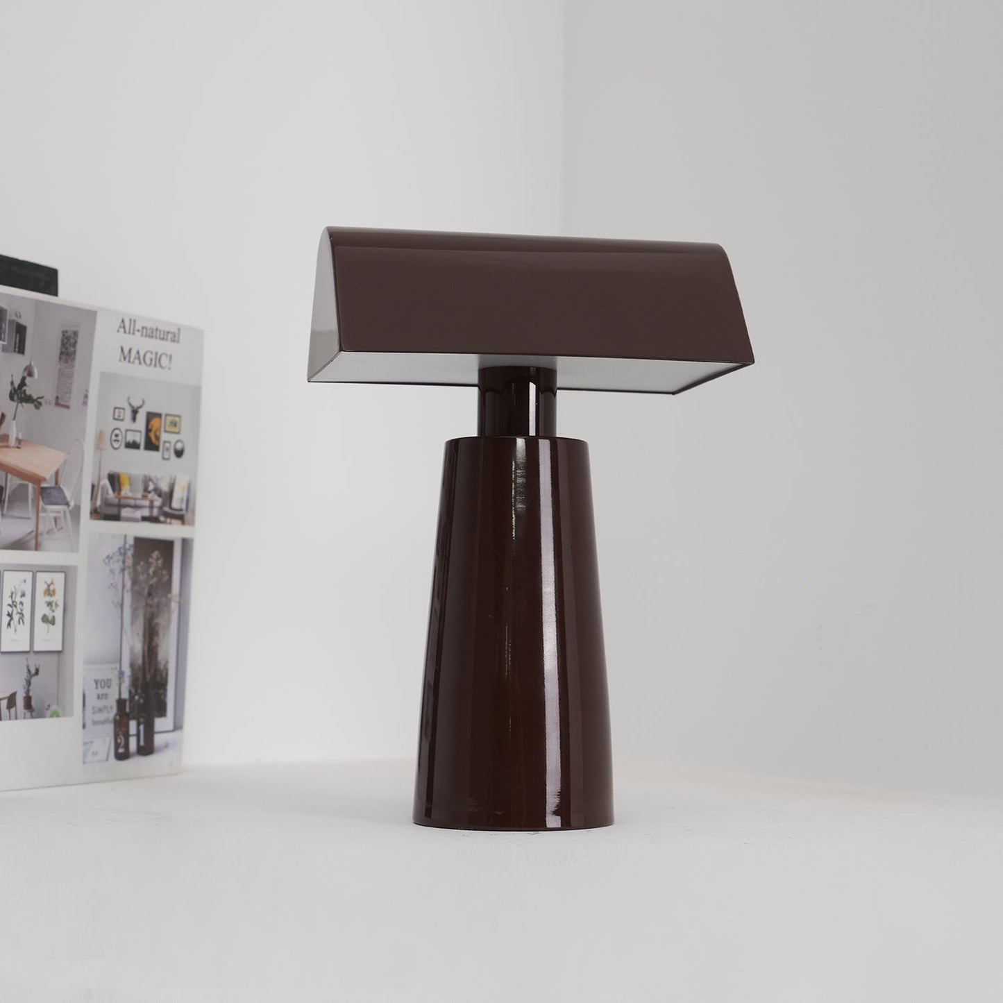 Camélia Modern Caret LED Table Lamp with Geometric Design
