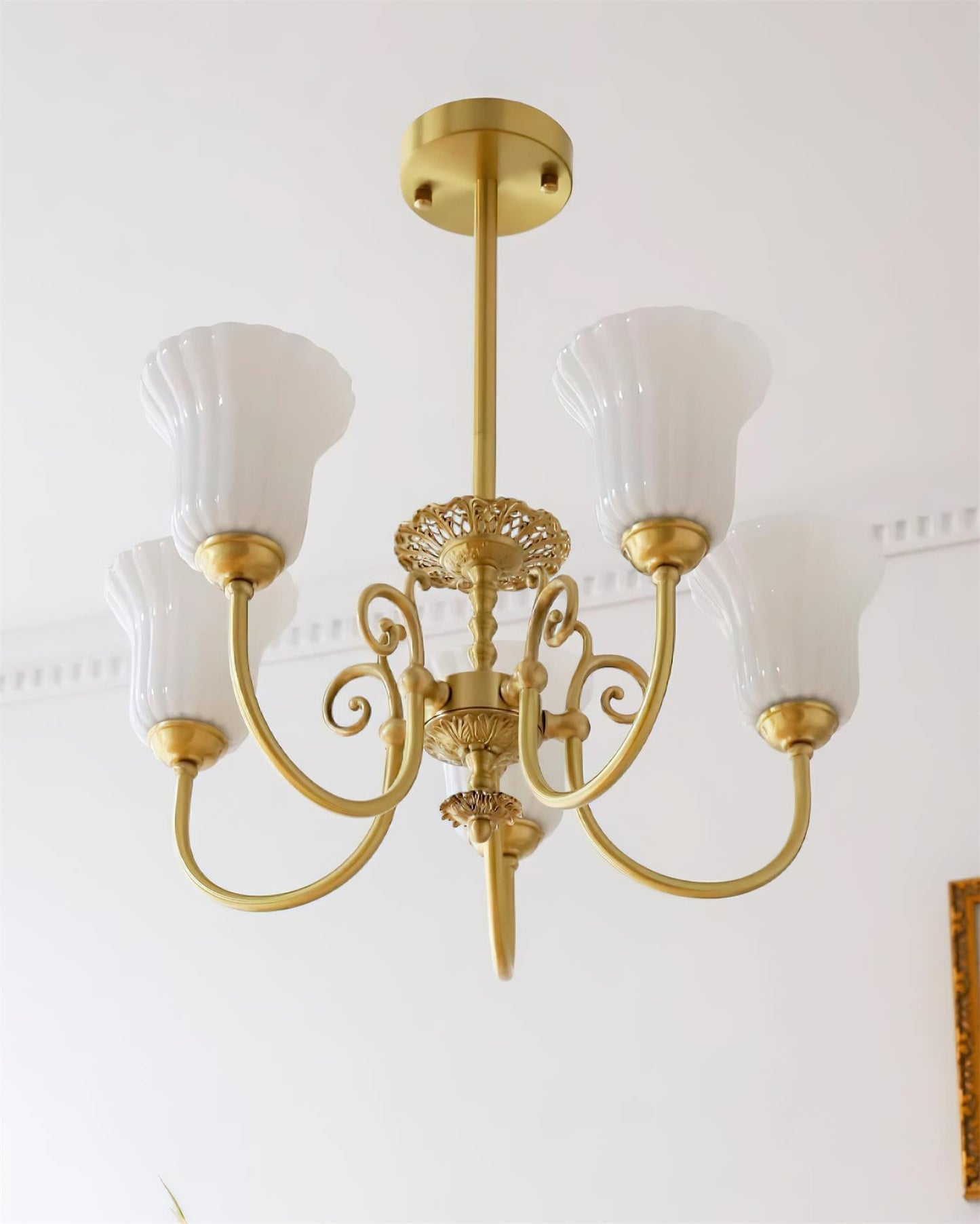 Lustre Vivienne en laiton, abat-jour en verre cannelé avec bras ornés