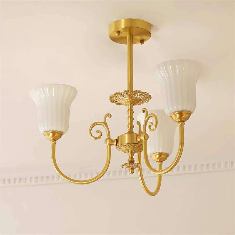 Lustre Vivienne en laiton, abat-jour en verre cannelé avec bras ornés
