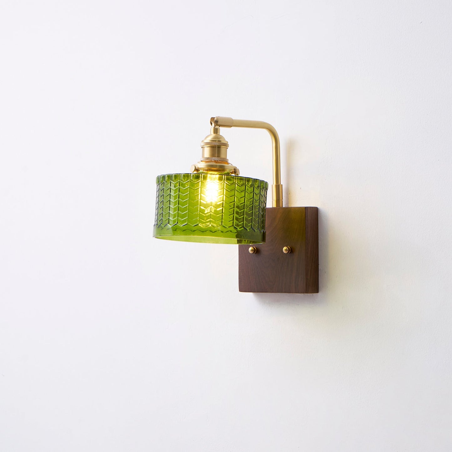 Applique murale Eléonore Cavella avec abat-jour en verre écaillé vert