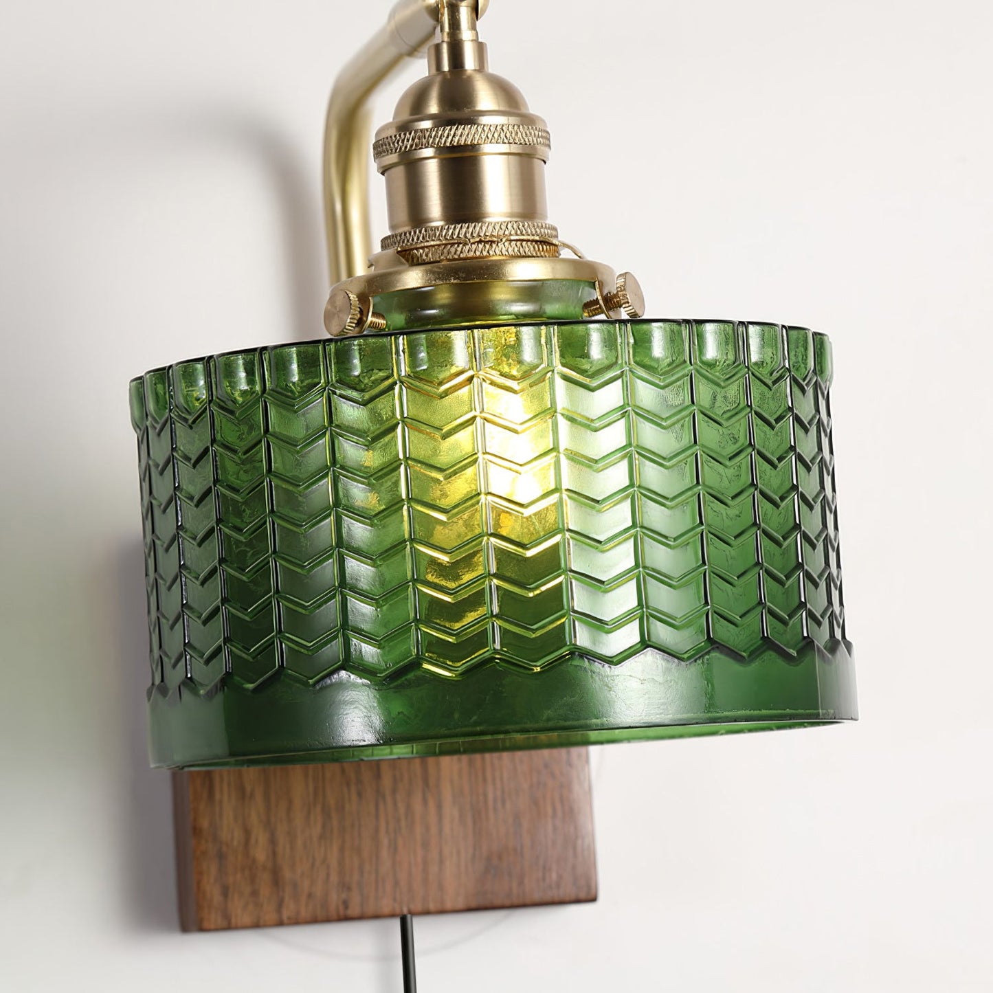 Applique murale enfichable Camille Cavella avec verre écaillé vert et transparent