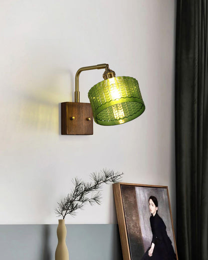 Applique murale Eléonore Cavella avec abat-jour en verre écaillé vert