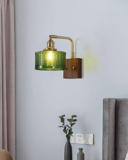 Applique murale Eléonore Cavella avec abat-jour en verre écaillé vert