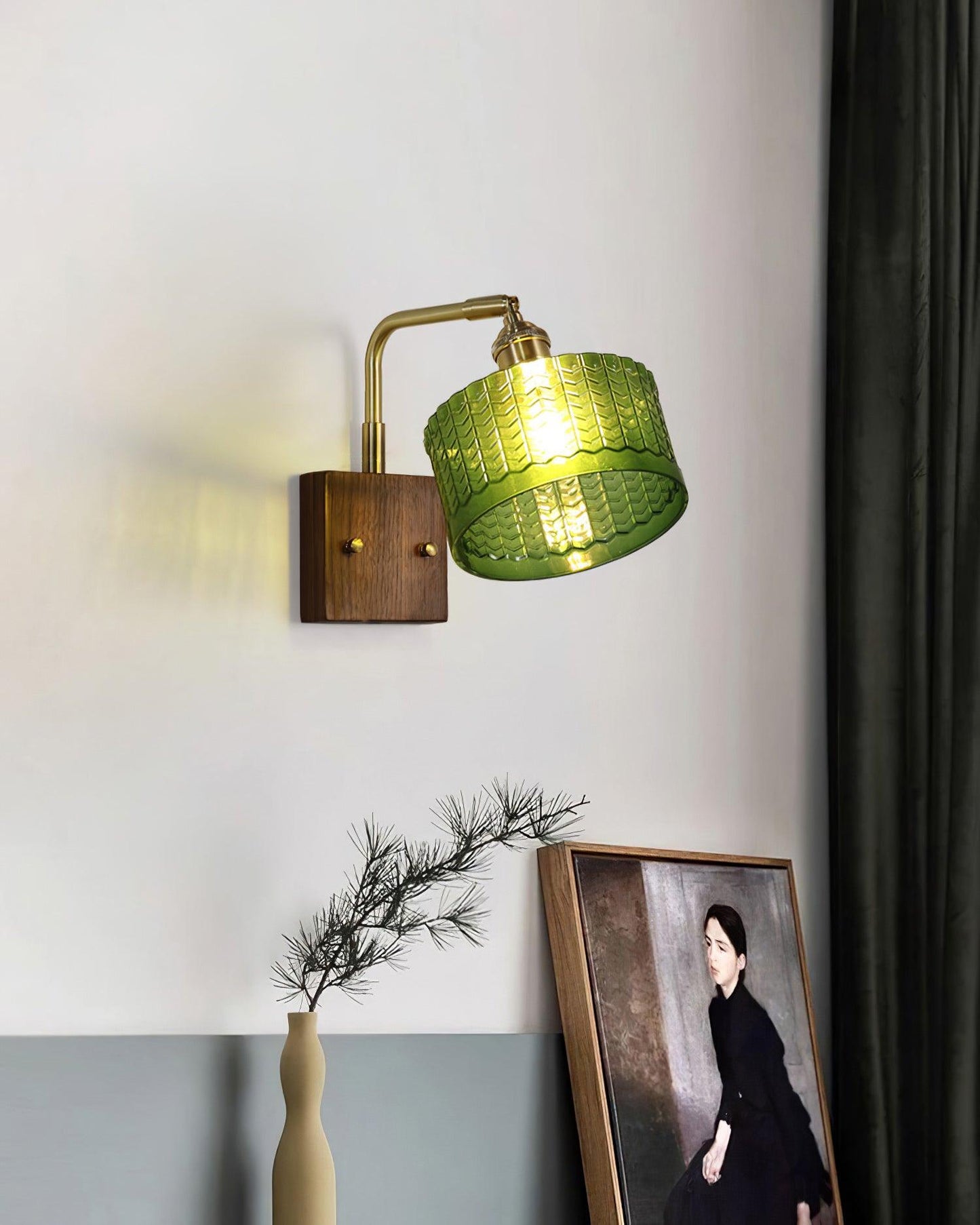 Applique murale Eléonore Cavella avec abat-jour en verre écaillé vert