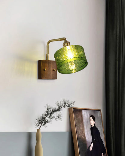 Applique murale Eléonore Cavella avec abat-jour en verre écaillé vert