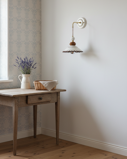 Élise Vintage Ceramic Wall Lamp with Scalloped Shade