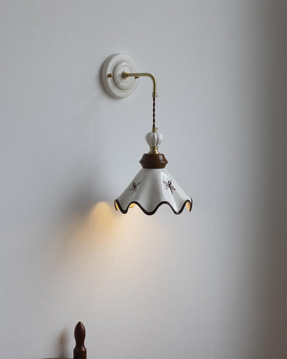 Élise Vintage Ceramic Wall Lamp with Scalloped Shade