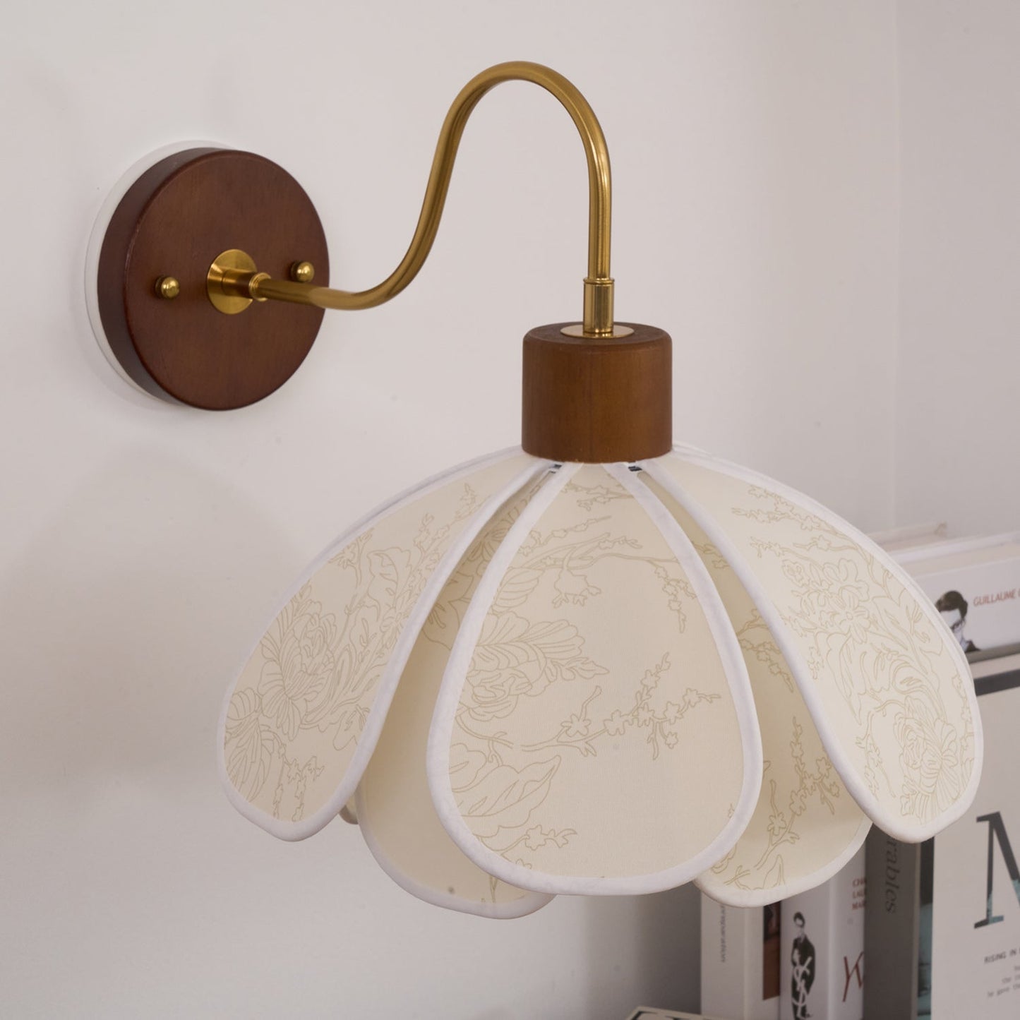 Docos Ciena Petal Applique Murale Luminaire Élégant en Métal et Tissu
