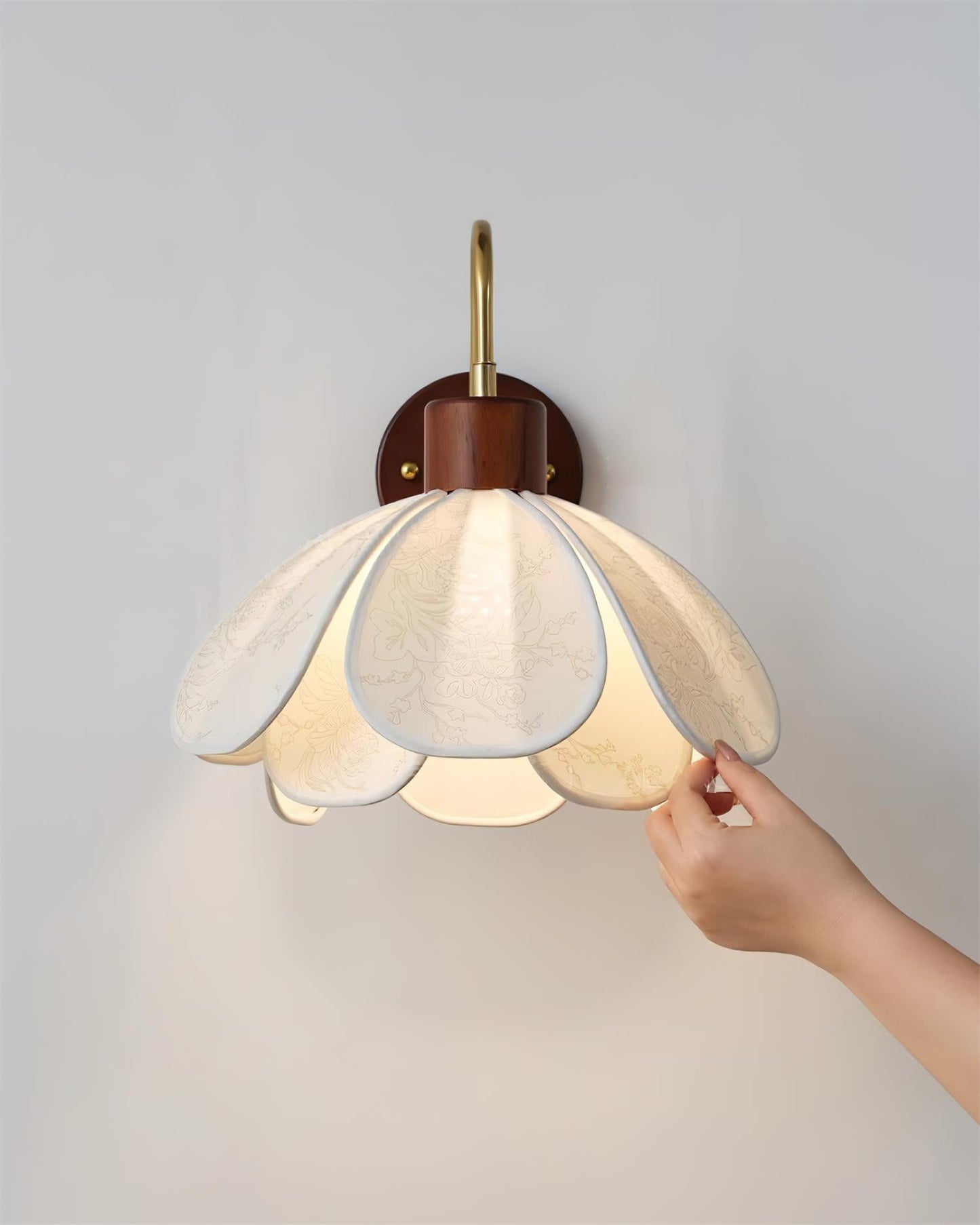 Docos Ciena Petal Applique Murale Luminaire Élégant en Métal et Tissu