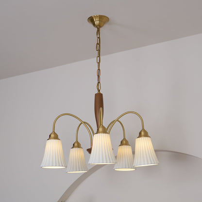 Sophie Chandelier, laiton élégant et bois foncé avec abat-jour en tissu