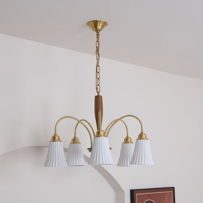 Sophie Chandelier, laiton élégant et bois foncé avec abat-jour en tissu