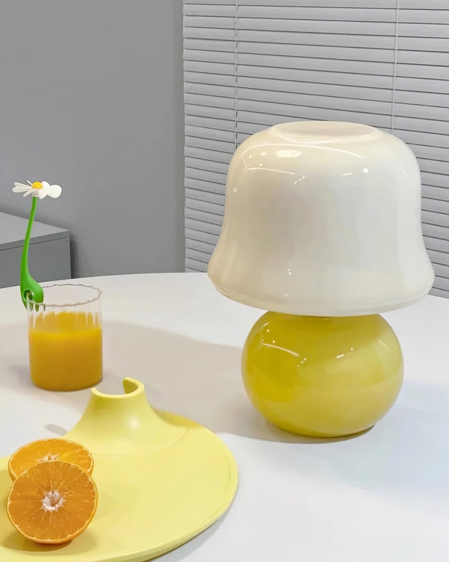 Lampe de Table Giulia Crème Champignon avec Abat-jour en Verre Émaillé