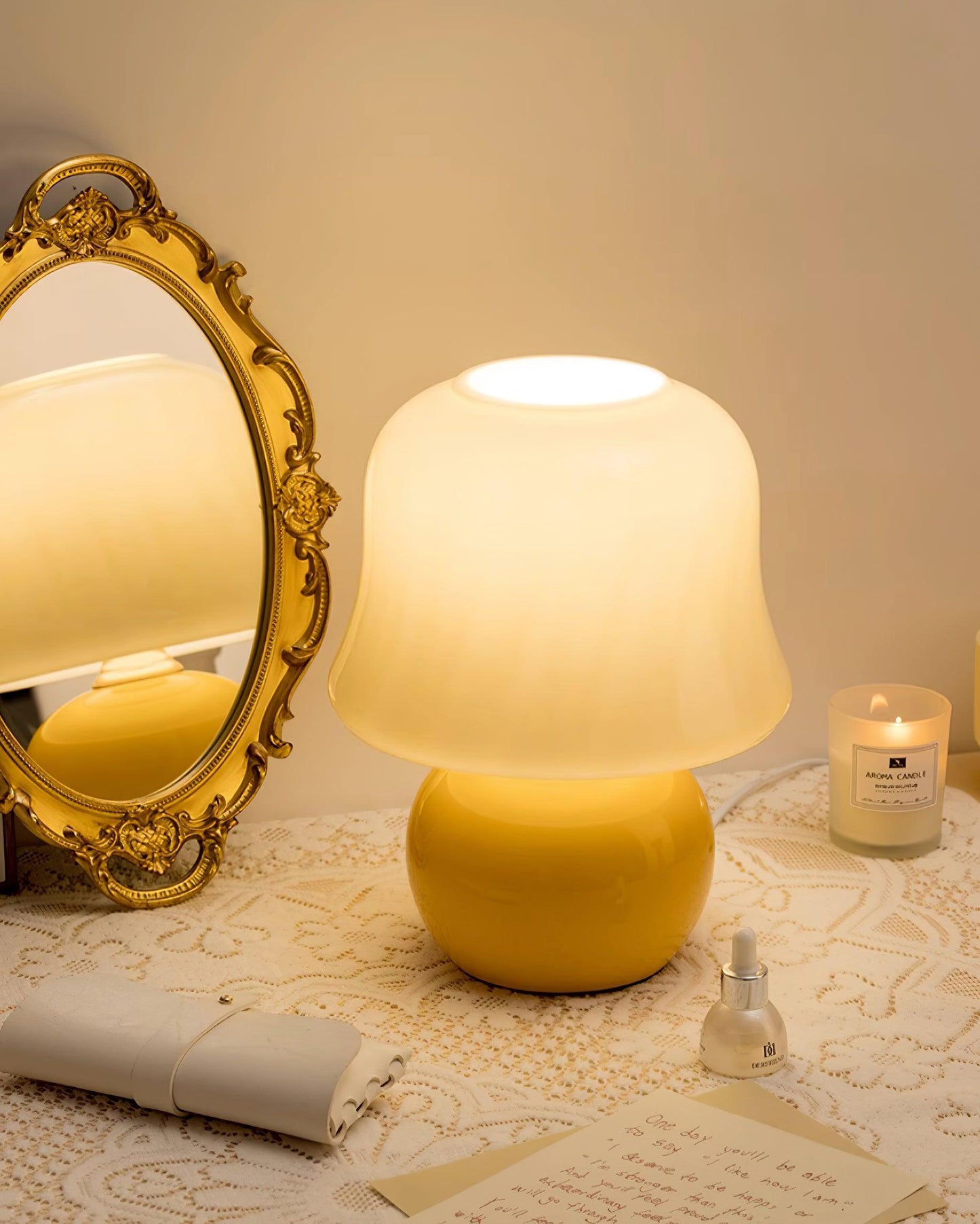 Lampe de Table Giulia Crème Champignon avec Abat-jour en Verre Émaillé