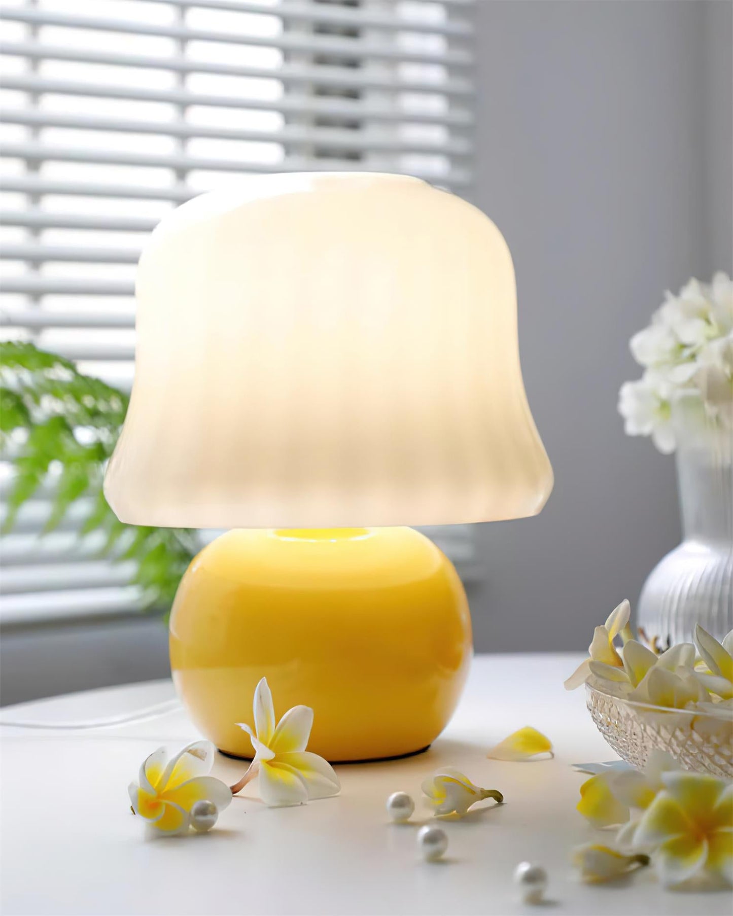Lampe de Table Giulia Crème Champignon avec Abat-jour en Verre Émaillé