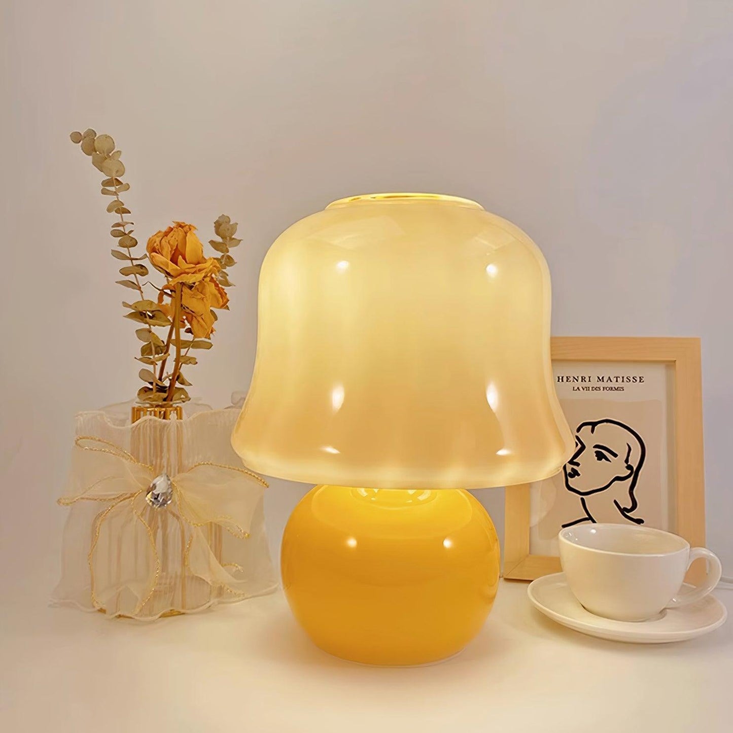 Lampe de Table Giulia Crème Champignon avec Abat-jour en Verre Émaillé